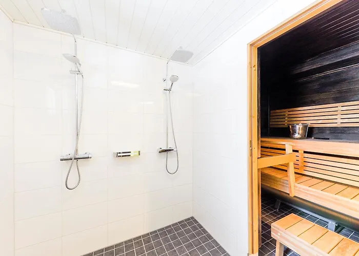 Karinhippu A Visit דירה